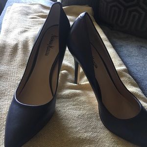 Brand New Neiman Marcus Navy Blue Pump